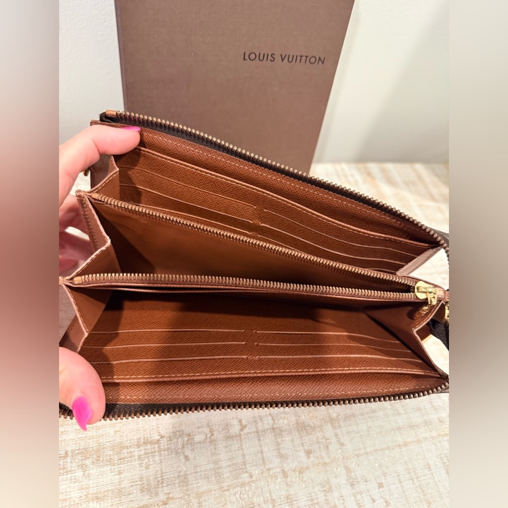 Louis Vuitton Monogram Astrid Long Wallet with Box & Dustbag - Picture 7 of 14
